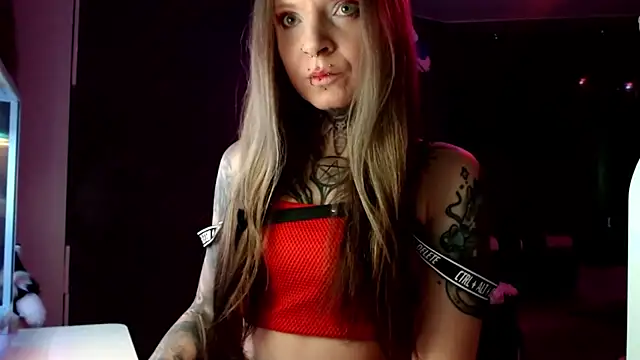 Snapshot of InesGold chatting on February 3, 2025, 7:18 am InesGold online show from February 3, 2025, 7:18 am