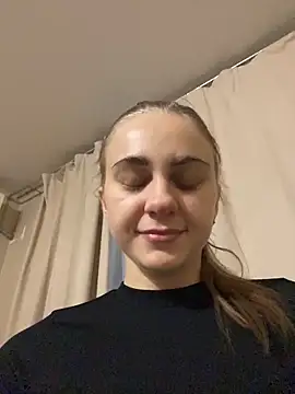 Snapshot of GraceTorrez chatting on October 29, 2025, 7:48 pm GraceTorrez online show from October 29, 2025, 7:48 pm