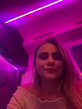 Snapshot of GraceTorrez chatting on November 11, 2025, 10:10 pm GraceTorrez online show from November 11, 2025, 10:10 pm