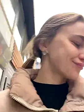 Snapshot of GraceTorrez chatting on November 25, 2025, 8:36 am GraceTorrez online show from November 25, 2025, 8:36 am