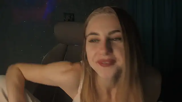 Snapshot of GraceTorrez chatting on November 29, 2025, 5:27 pm GraceTorrez online show from November 29, 2025, 5:27 pm