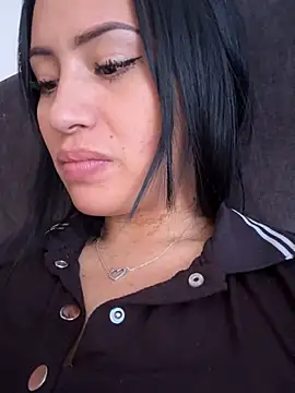 Snapshot of Sara_luna_ chatting on December 29, 2024, 2:10 pm Sara luna  online show from December 29, 2024, 2:10 pm