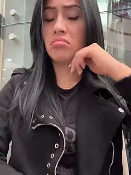 Snapshot of Sara_luna_ chatting on January 15, 2025, 4:32 pm Sara luna  online show from January 15, 2025, 4:32 pm