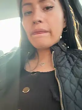 Snapshot of Sara_luna_ chatting on February 28, 2025, 10:06 pm Sara luna  online show from February 28, 2025, 10:06 pm