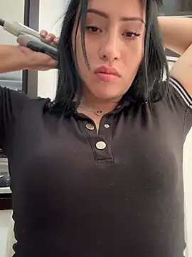 Snapshot of Sara_luna_ chatting on March 13, 2025, 2:55 pm Sara luna  online show from March 13, 2025, 2:55 pm