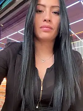 Snapshot of Sara_luna_ chatting on March 18, 2025, 5:53 pm Sara luna  online show from March 18, 2025, 5:53 pm