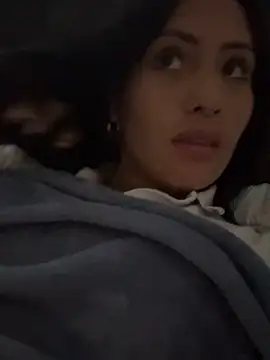 Sara luna  online show from November 21, 2025, 7:56 pm