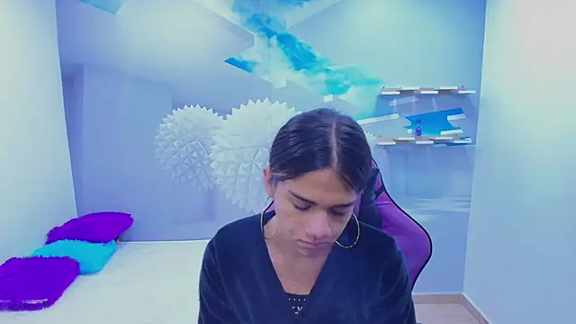 DEMI LEED online show from November 6, 2025, 1:23 pm