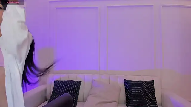 Snapshot of HannahJamesX chatting on February 18, 2026, 12:34 pm HannahJamesX online show from February 18, 2026, 12:34 pm