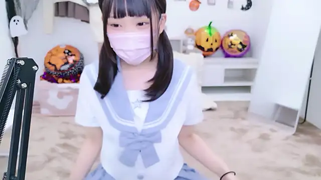 x-naru-x online show from October 27, 2025, 4:00 pm