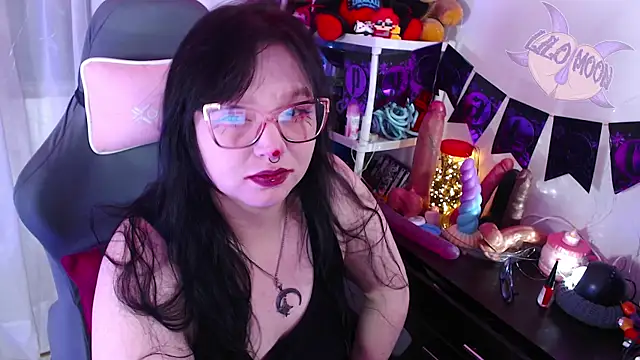 LiloMoon69 online show from October 28, 2025, 1:09 am