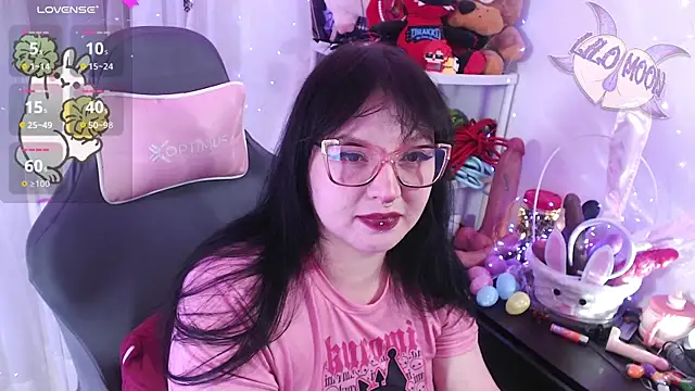 LiloMoon69 online show from April 3, 2026, 9:46 pm