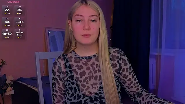 Snapshot of Catherine_River chatting on December 18, 2025, 11:16 am Catherine River online show from December 18, 2025, 11:16 am