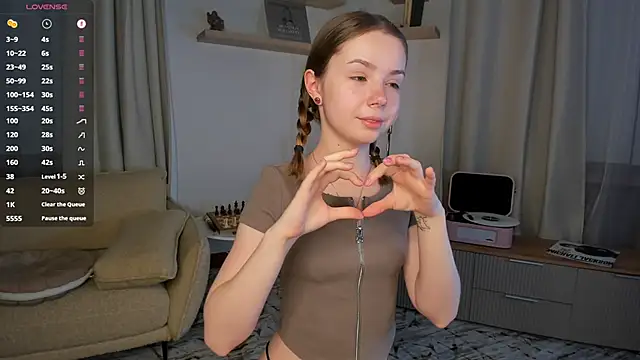Snapshot of DominikaElis chatting on September 9, 2025, 7:35 pm DominikaElis online show from September 9, 2025, 7:35 pm
