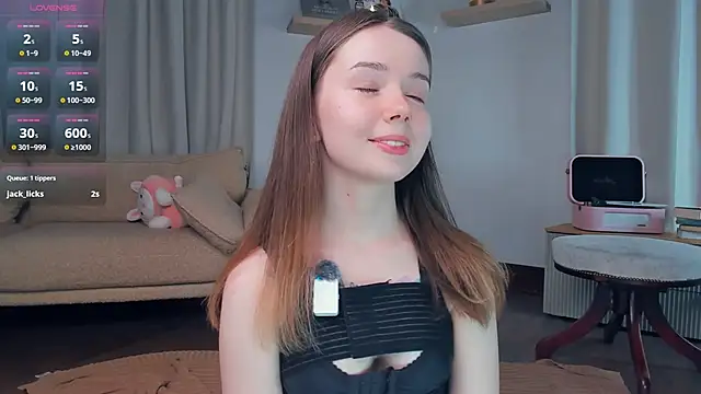 DominikaElis online show from April 20, 2026, 7:59 pm