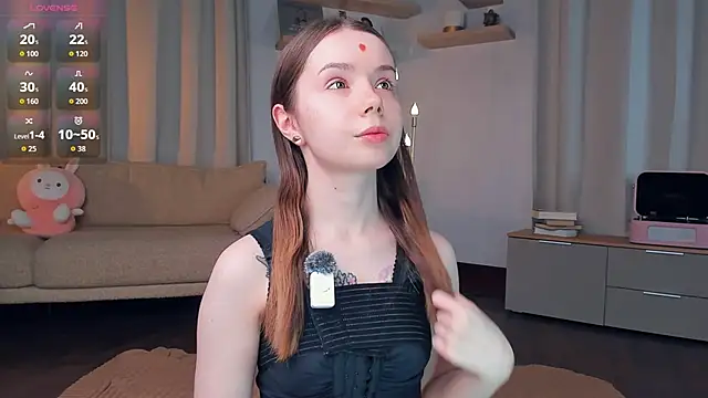 DominikaElis online show from May 4, 2026, 7:43 pm
