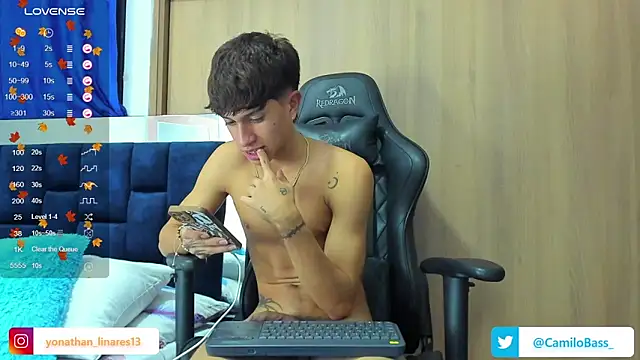 Snapshot of _CamiloBass chatting on February 18, 2025, 5:20 am CamiloBass online show from February 18, 2025, 5:20 am