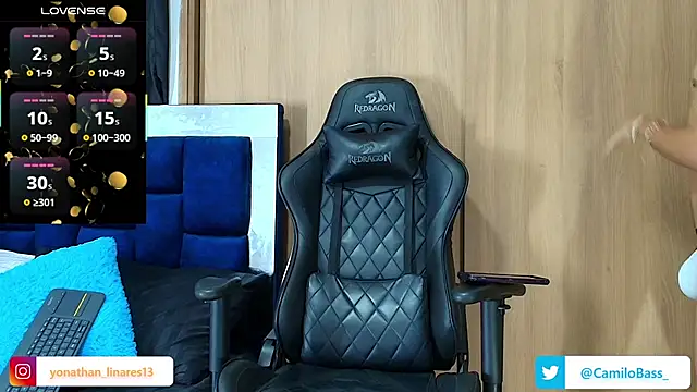 Snapshot of _CamiloBass chatting on September 13, 2025, 8:08 pm CamiloBass online show from September 13, 2025, 8:08 pm