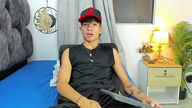  CamiloBass online show from April 11, 2026, 1:10 am