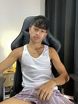  CamiloBass online show from May 16, 2026, 7:12 pm