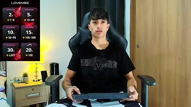  CamiloBass online show from May 19, 2026, 12:49 am