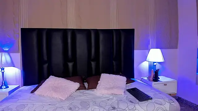 Snapshot of Milf_meli chatting on December 3, 2025, 7:12 pm Milf meli online show from December 3, 2025, 7:12 pm