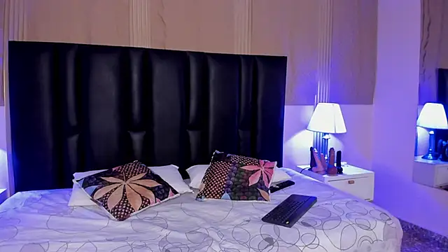 Snapshot of Milf_meli chatting on December 15, 2025, 3:11 am Milf meli online show from December 15, 2025, 3:11 am