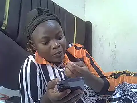 Snapshot of pretty_vivy chatting on March 21, 2025, 5:54 am pretty vivy online show from March 21, 2025, 5:54 am