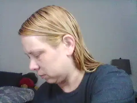 Snapshot of burrkitty chatting on December 5, 2024, 2:31 am burrkitty online show from December 5, 2024, 2:31 am