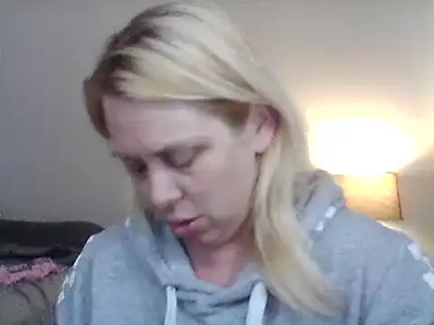 Snapshot of burrkitty chatting on December 27, 2024, 3:20 am burrkitty online show from December 27, 2024, 3:20 am