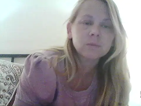 Snapshot of burrkitty chatting on November 23, 2025, 5:51 am burrkitty online show from November 23, 2025, 5:51 am