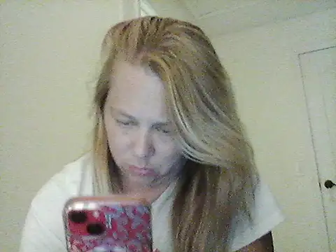 Snapshot of burrkitty chatting on November 28, 2025, 2:03 am burrkitty online show from November 28, 2025, 2:03 am