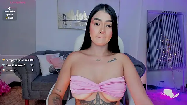 Snapshot of amelie_jhons chatting on January 14, 2025, 12:00 am amelie jhons online show from January 14, 2025, 12:00 am