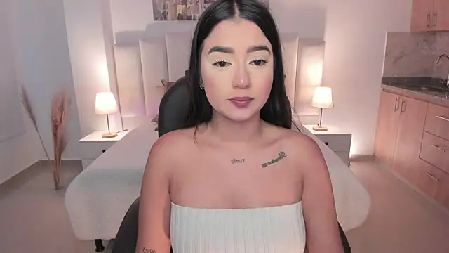 Snapshot of amelie_jhons chatting on October 4, 2025, 7:23 pm amelie jhons online show from October 4, 2025, 7:23 pm