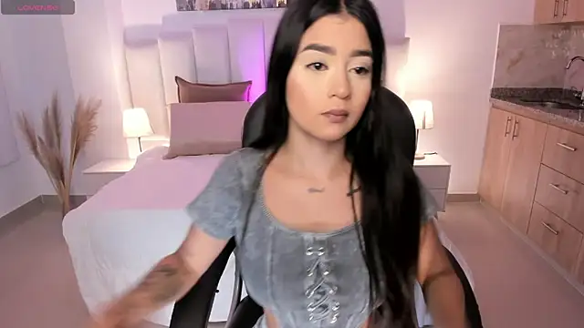 Snapshot of amelie_jhons chatting on November 18, 2025, 8:24 pm amelie jhons online show from November 18, 2025, 8:24 pm