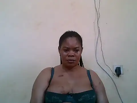 Snapshot of ANALQUEEN4 chatting on December 4, 2025, 6:55 am ANALQUEEN4 online show from December 4, 2025, 6:55 am