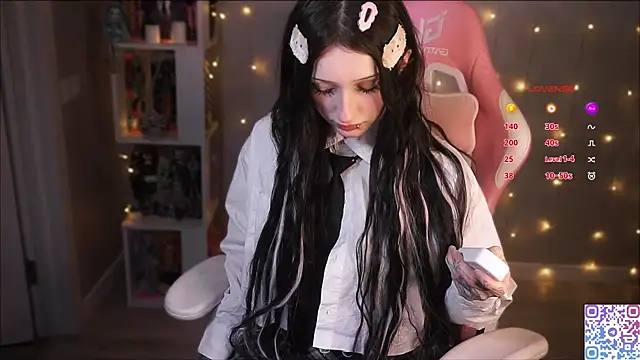 Snapshot of hikmurr chatting on November 1, 2025, 6:10 pm hikmurr online show from November 1, 2025, 6:10 pm