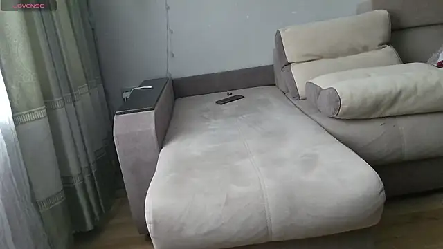 MilaaMilaa online show from November 12, 2025, 4:13 am