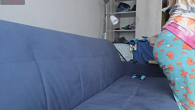 MilaaMilaa online show from April 13, 2026, 3:12 am