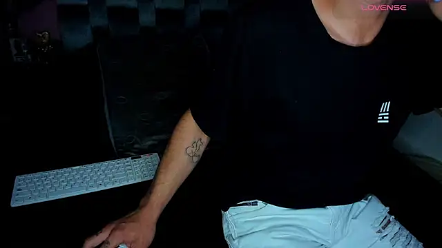 Piggy Eddy online show from January 14, 2025, 3:53 am