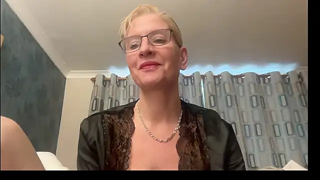 Snapshot of JennyHazel1 chatting on February 26, 2026, 2:27 pm JennyHazel1 online show from February 26, 2026, 2:27 pm
