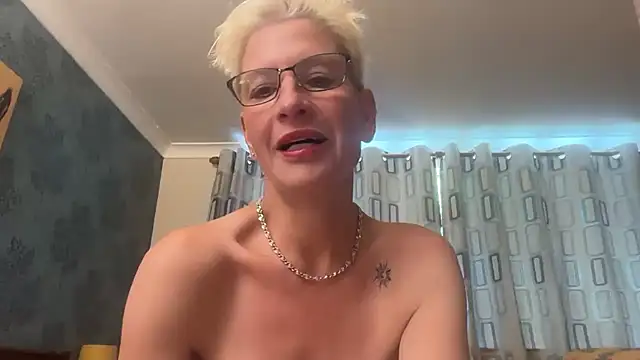 Snapshot of JennyHazel1 chatting on May 30, 2026, 4:48 pm JennyHazel1 online show from May 30, 2026, 4:48 pm