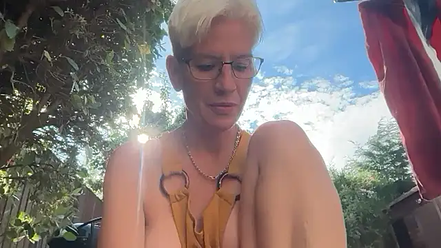 Snapshot of JennyHazel1 chatting on July 7, 2026, 4:55 pm JennyHazel1 online show from July 7, 2026, 4:55 pm