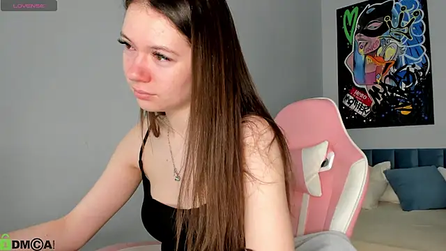 Nicole Charm online show from February 4, 2026, 12:49 am