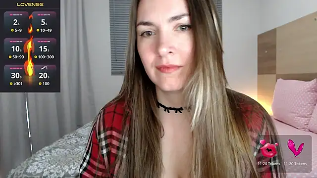 Snapshot of Naughty_Annn chatting on April 1, 2026, 8:17 pm Naughty Annn online show from April 1, 2026, 8:17 pm