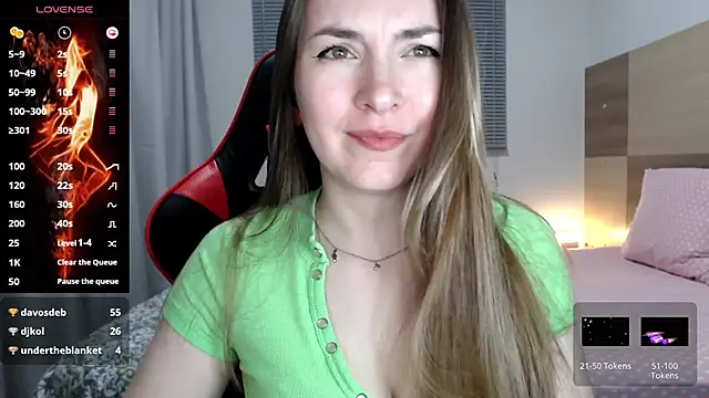 Snapshot of Naughty_Annn chatting on April 19, 2026, 3:28 am Naughty Annn online show from April 19, 2026, 3:28 am