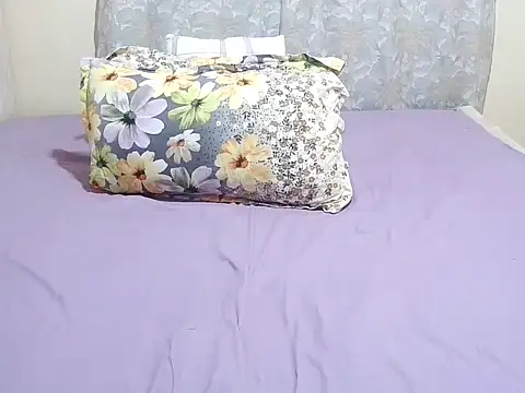 slender sweet online show from February 10, 2026, 9:02 am