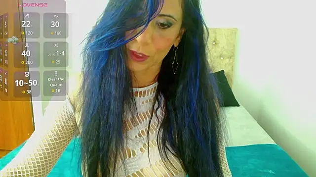 Snapshot of Alettalovee chatting on April 4, 2026, 2:36 pm Alettalovee online show from April 4, 2026, 2:36 pm