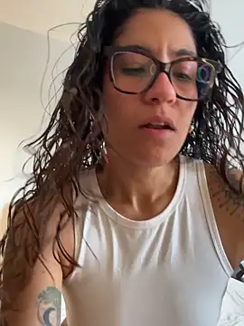 ValeriEvan online show from November 24, 2025, 8:30 pm