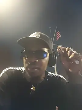 Snapshot of BlackD4uxo chatting on June 27, 2026, 7:24 am BlackD4uxo online show from June 27, 2026, 7:24 am